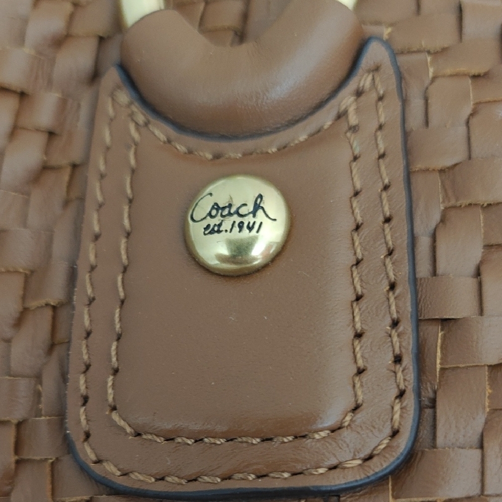 Elegant Brown Woven Leather Shoulder Bag - Picture 3 of 9
